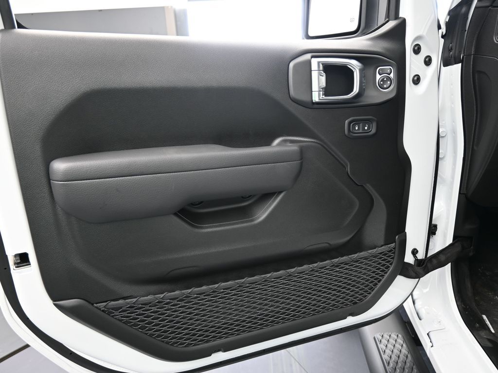 New 2026 bright white clearcoat Jeep Sport S image 15