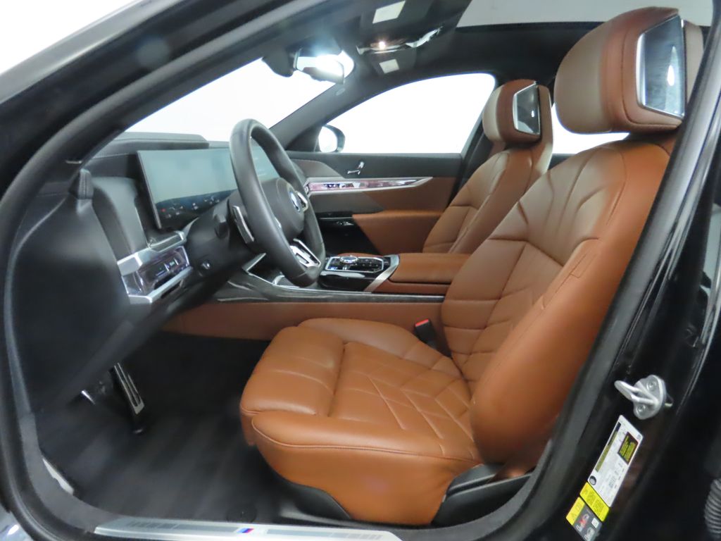 Thumbnail: 2023 BMW i7 - 20