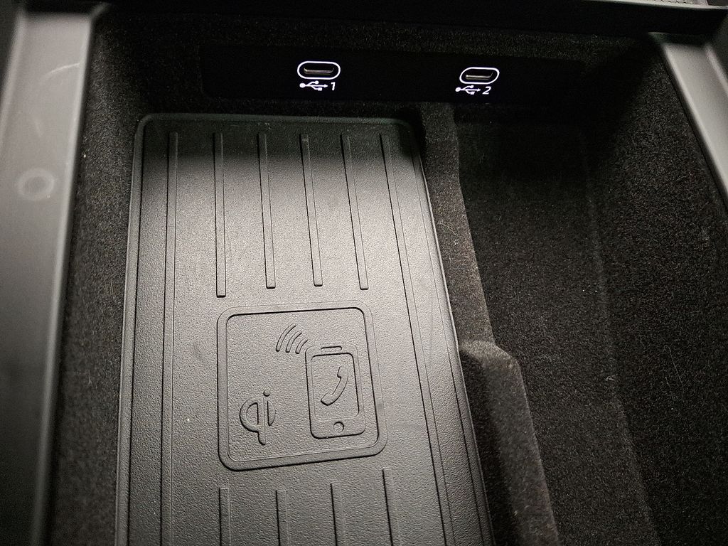 Thumbnail: 2023 Audi Q8 - 26