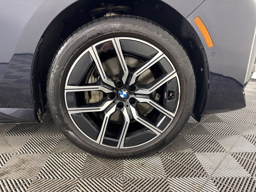 Thumbnail: 2023 BMW 7 Series - 12