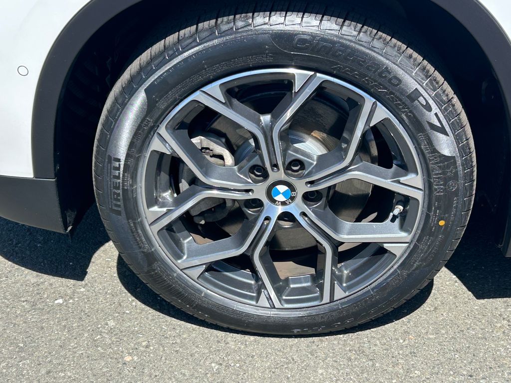 Thumbnail: 2020 BMW X1 - 9
