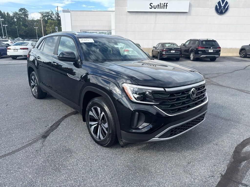 2024 Volkswagen Atlas Cross Sport 2.0T SE Black at Subaru and VW of Moon Township