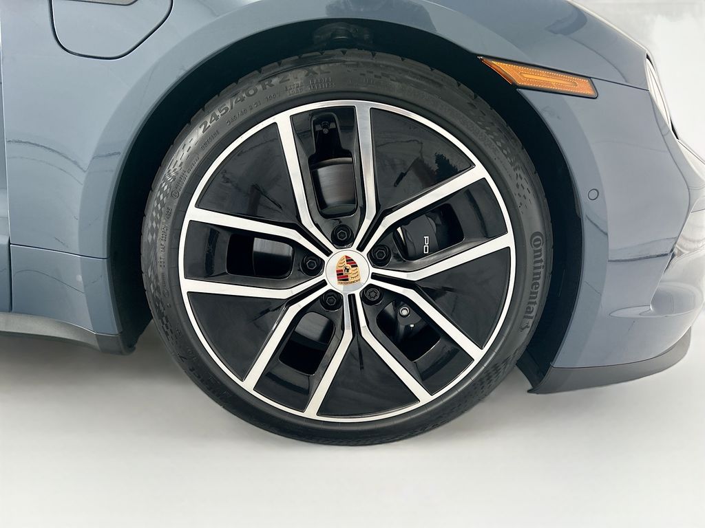 Thumbnail: 2026 Porsche Taycan - 32