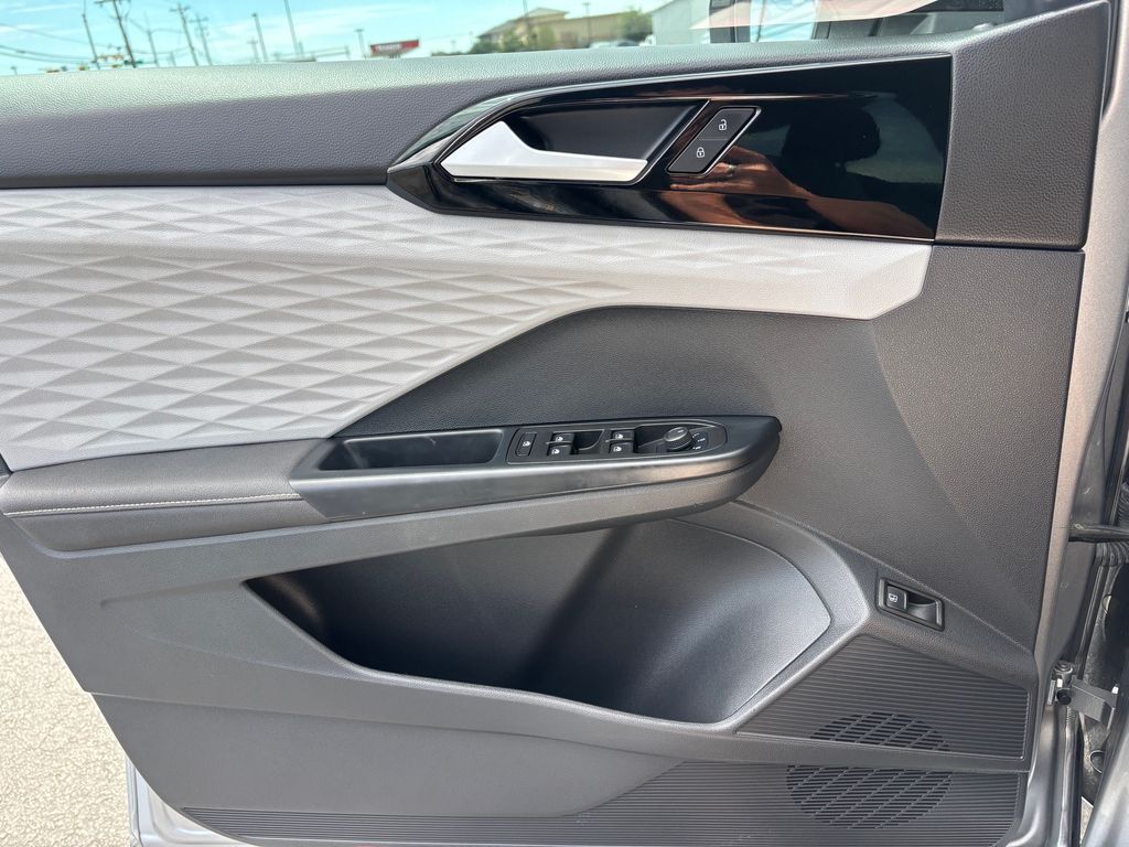 Used Car 2024 Volkswagen Taos  1.5t S For Sale Under $25,000 In Austin, Texas