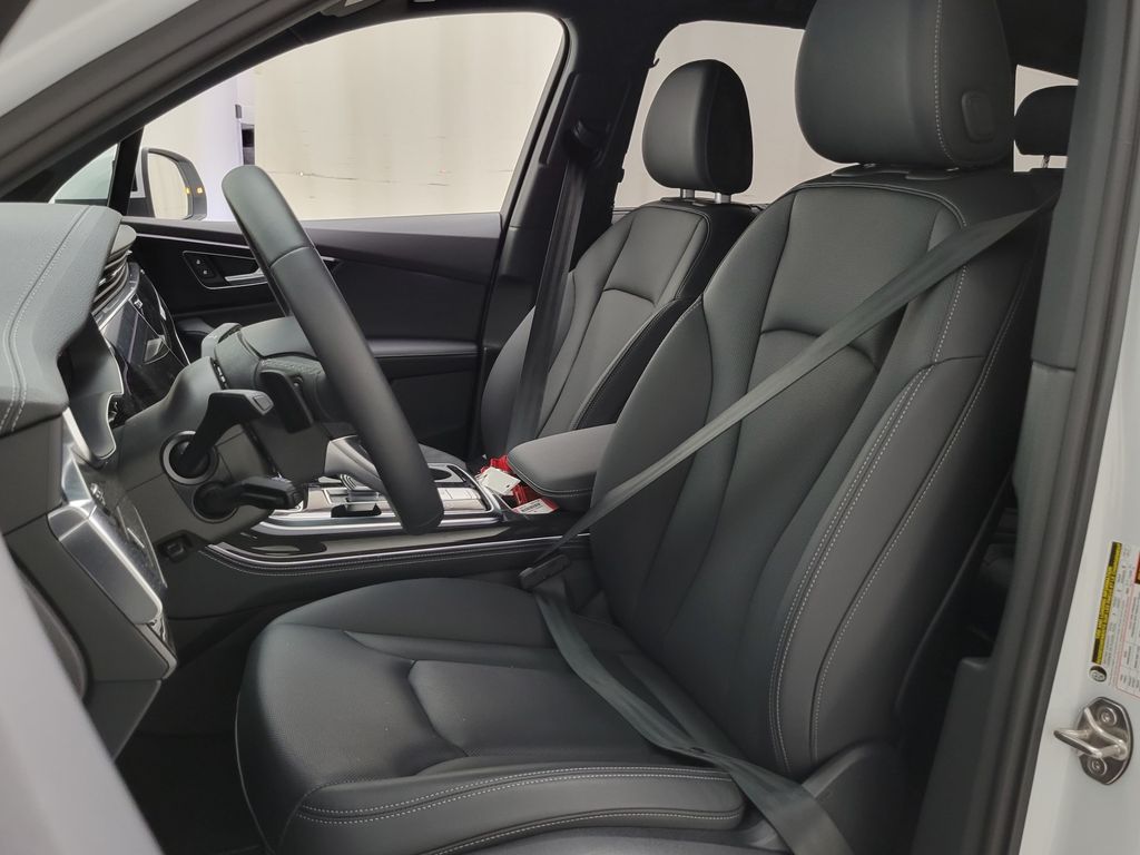 Thumbnail: 2026 Audi Q7 - 26