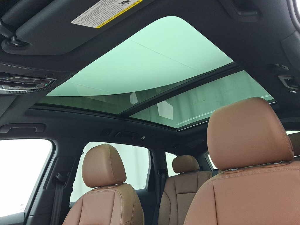 Thumbnail: 2026 Audi Q7 - 9