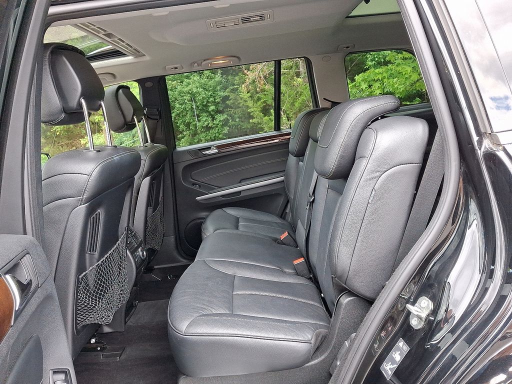 2011 Mercedes-Benz GL-Class GL 550 10
