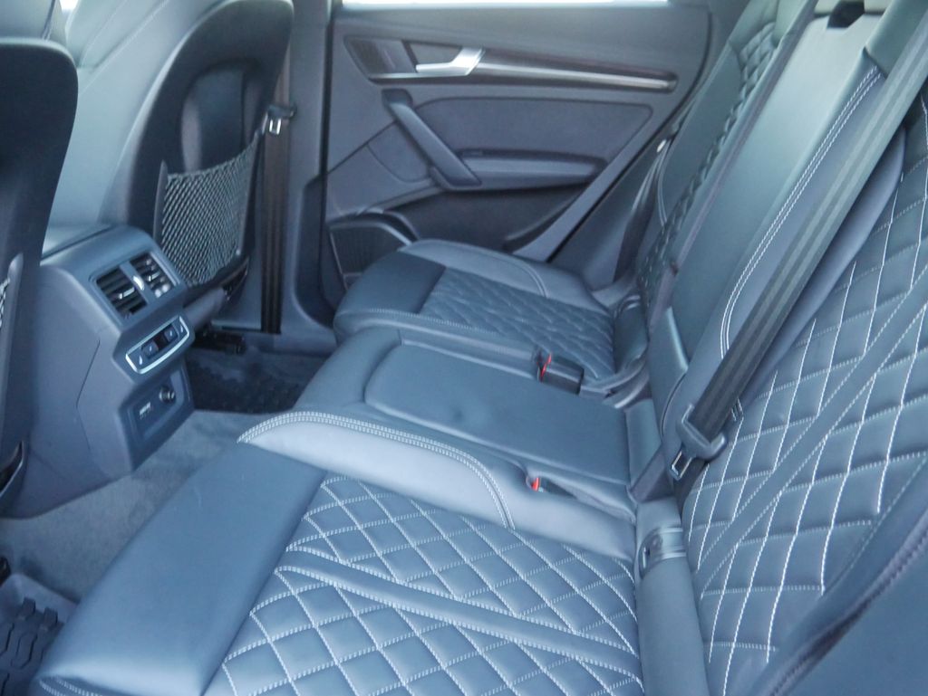 Thumbnail: 2023 Audi SQ5 - 23