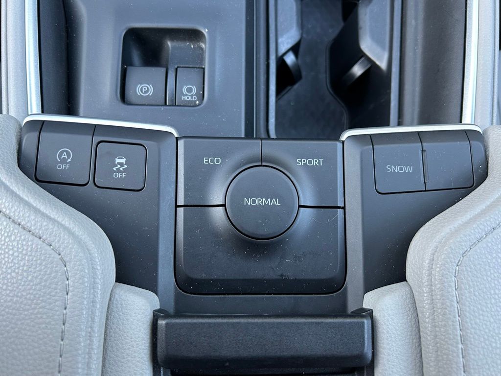 2024 Toyota Grand Highlander XLE 29