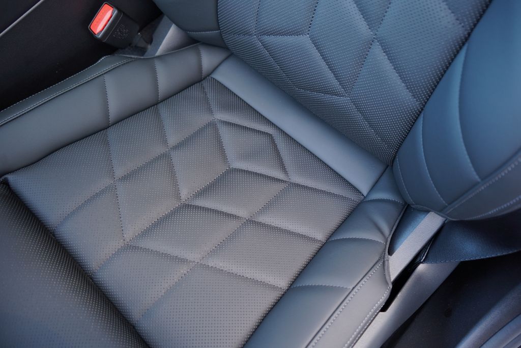 Thumbnail: 2026 BMW 5 Series - 13