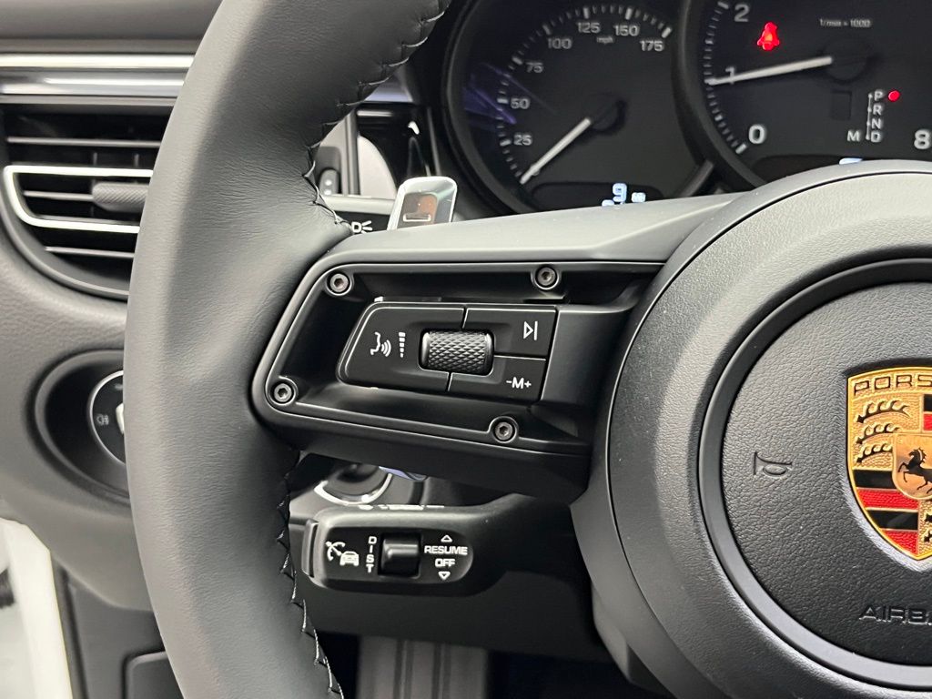 Thumbnail: 2026 Porsche Macan - 13