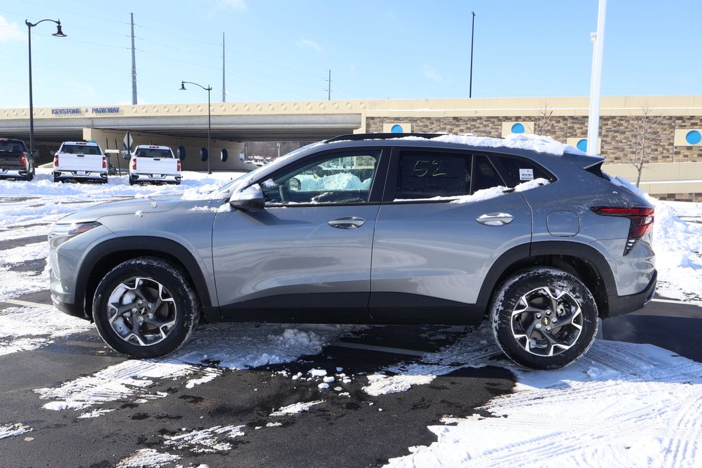 Thumbnail: 2026 Chevrolet Trax - 4