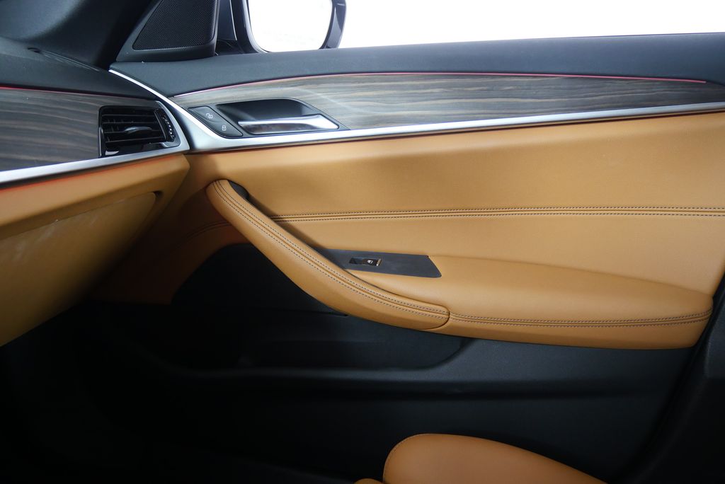 2022 BMW 5 Series 530i 29