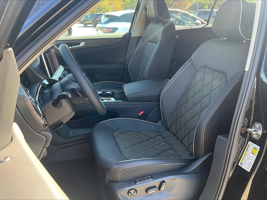 2026 Volkswagen Atlas — photo 11