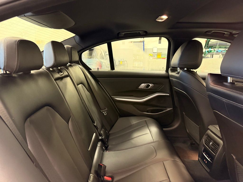 Thumbnail: 2023 BMW 3 Series - 26