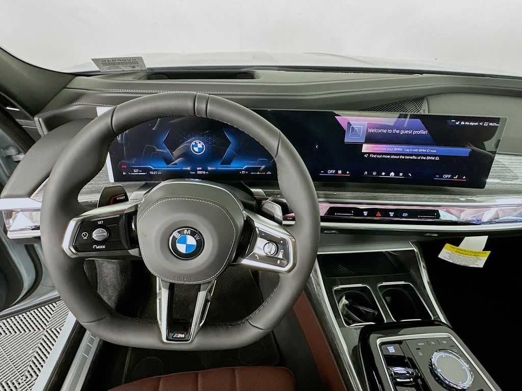 Thumbnail: 2025 BMW 7 Series - 10