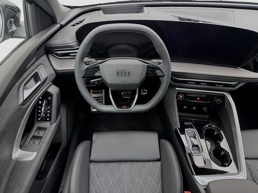 Thumbnail: 2025 Audi SQ5 - 11