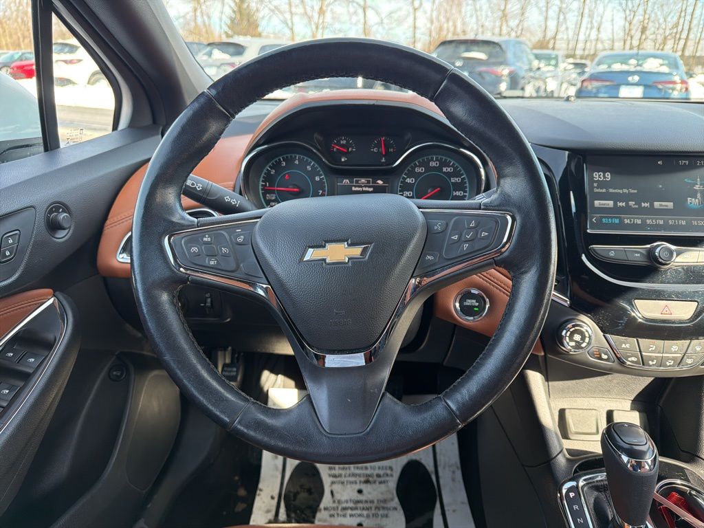 Thumbnail: 2017 Chevrolet Cruze - 12