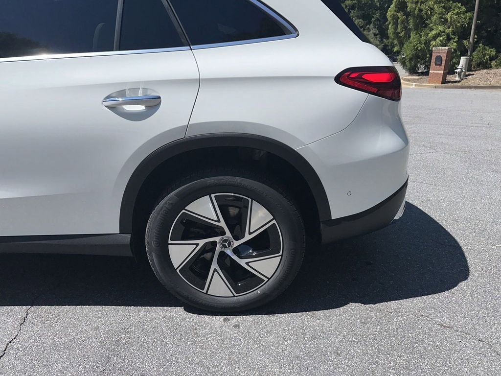 2024 Mercedes-Benz GLC GLC 300 21