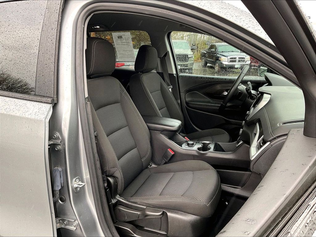 2024 GMC Terrain — photo 11