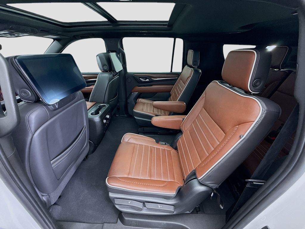 Thumbnail: 2023 GMC Yukon XL - 20