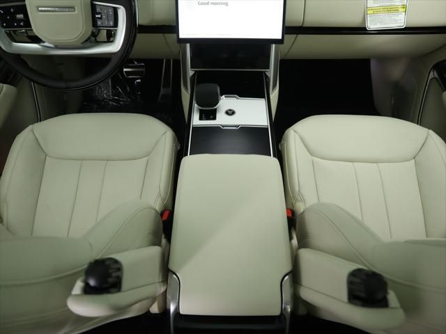 Thumbnail: 2025 Land Rover Range Rover - 17