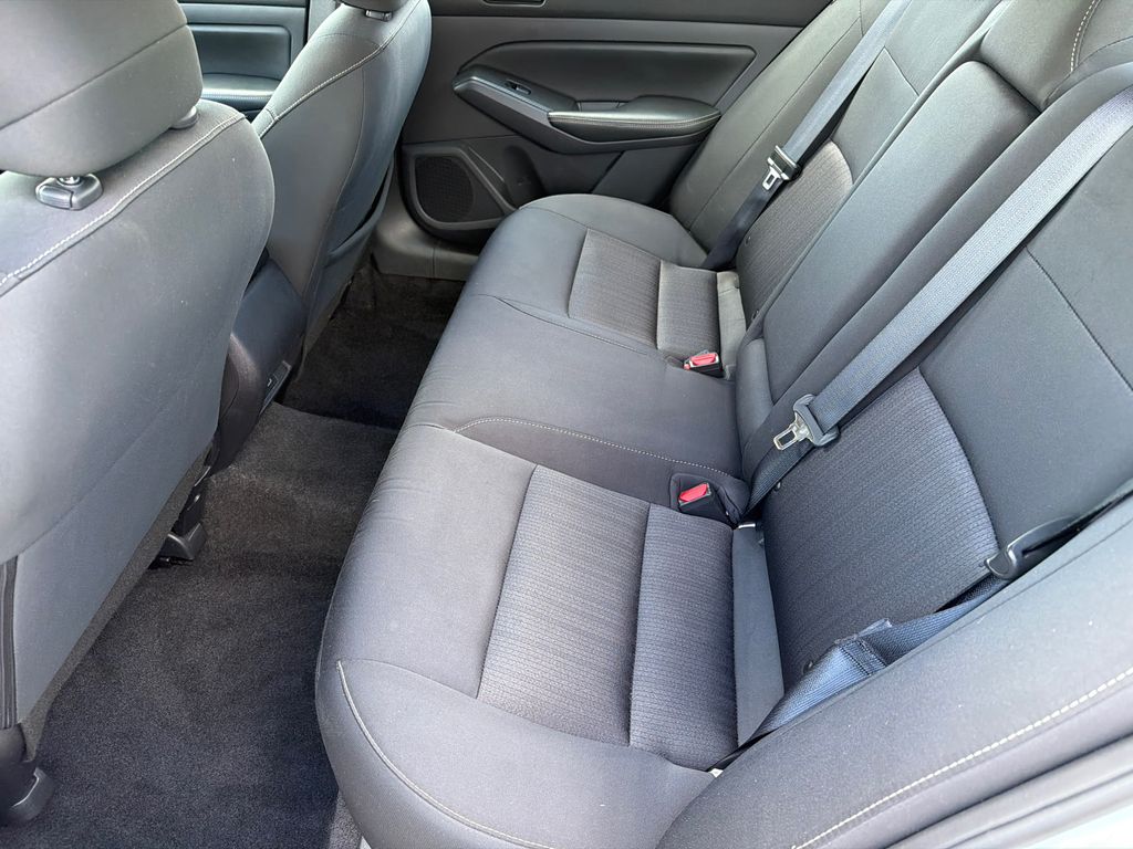 Used 2025 White Nissan 2.5 SV image 20