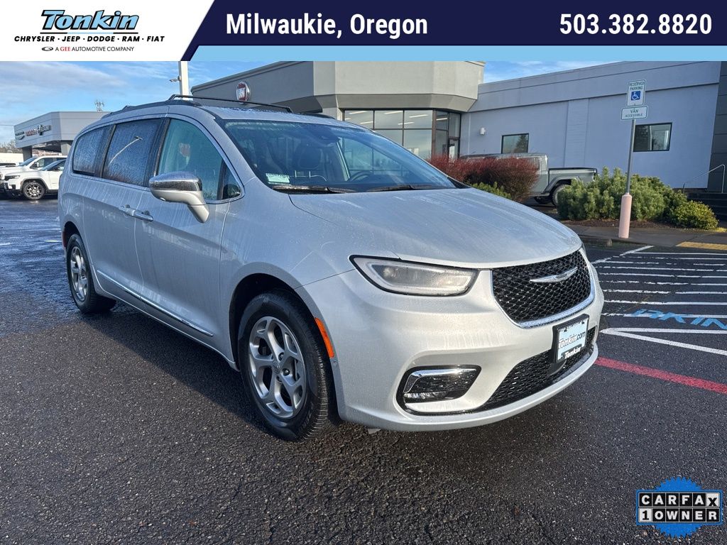 Silver Mist Clearcoat 2022 Chrysler Pacifica Limited AWD Minivan All-Wheel Drive 9-Speed Automatic