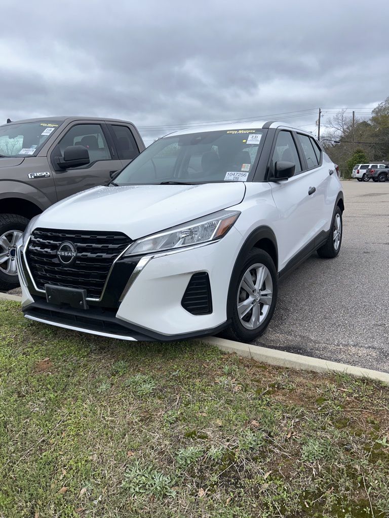 2023 Nissan Kicks S FWD