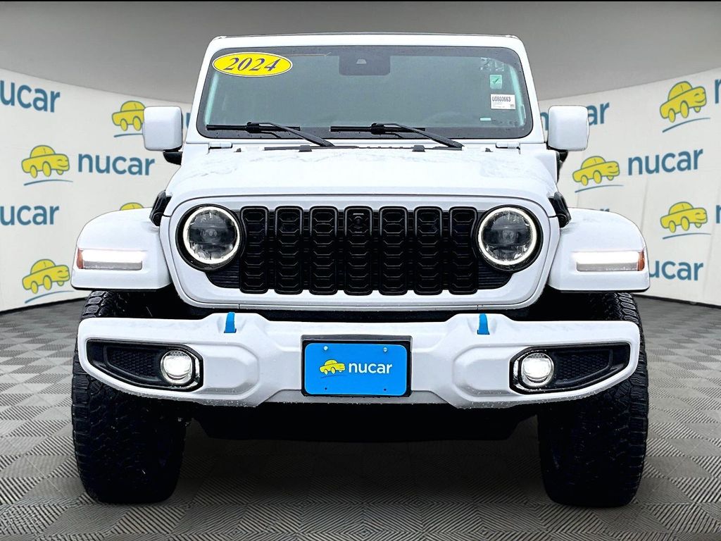 2024 Jeep Wrangler — photo 2