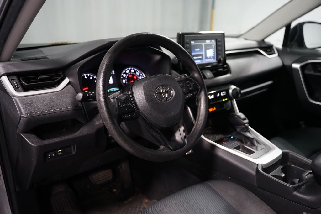 2021 Toyota RAV4 LE 7