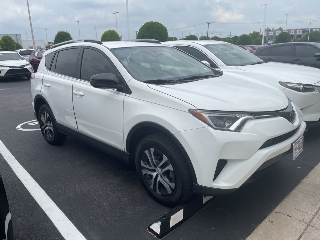 2018 Toyota RAV4 LE 9