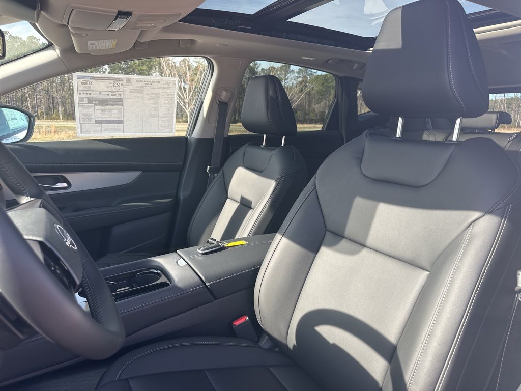 2025 Everest White Pearl Tricoat Nissan Murano SL AWD SUV