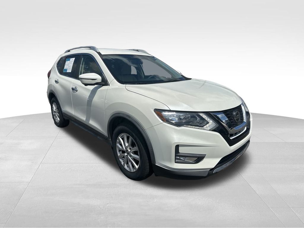 2018 Pearl White Nissan Rogue SV FWD SUV
