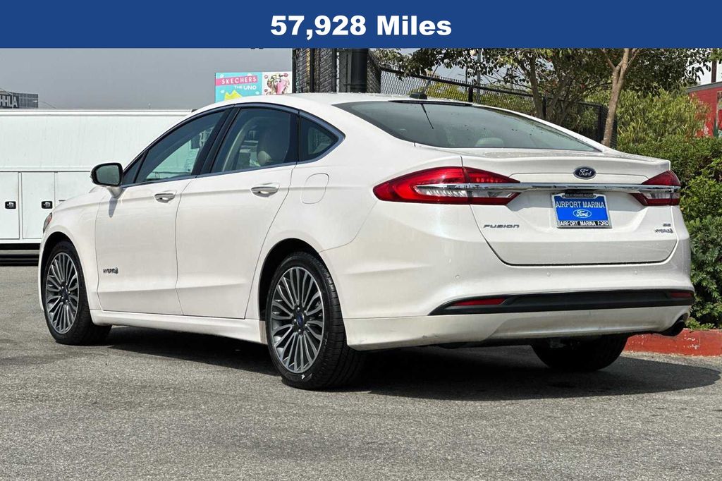 2018 Ford Fusion Hybrid SE 8