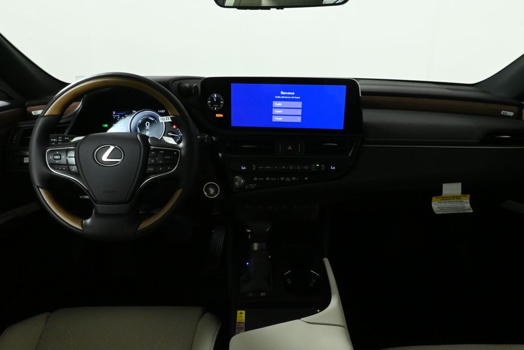 Thumbnail: 2025 Lexus ES - 17