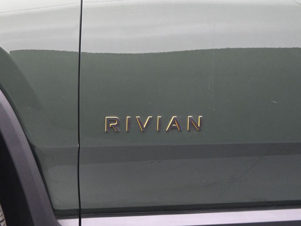 2025 Rivian R1T Ascend