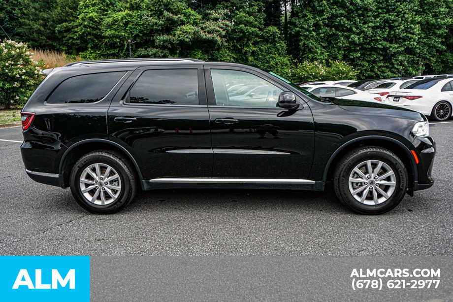 Used 2023 Black Dodge SXT image 9