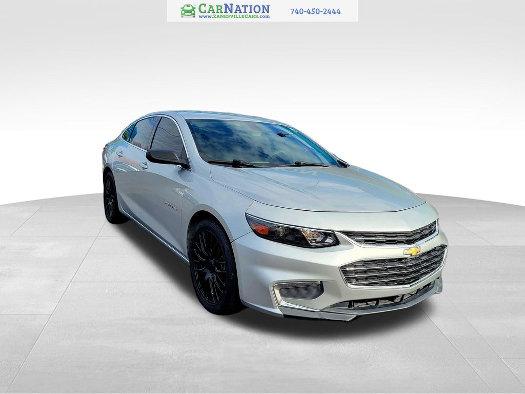 2018 Chevrolet Malibu LS photo 2