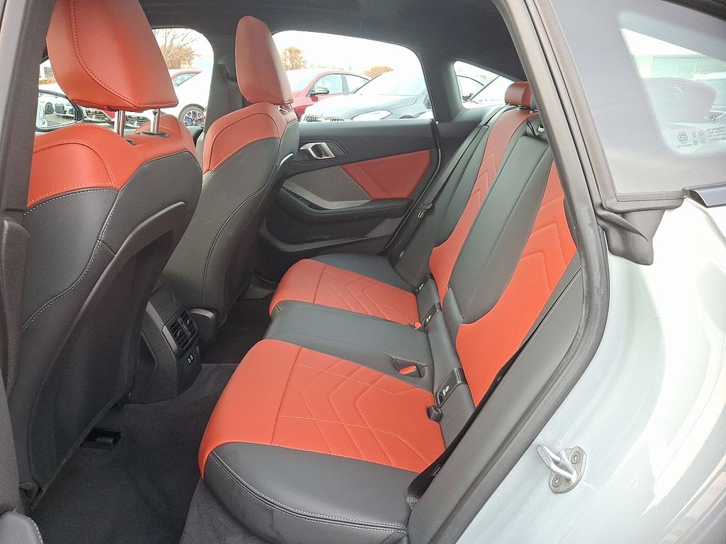 Thumbnail: 2025 BMW 2 Series - 10