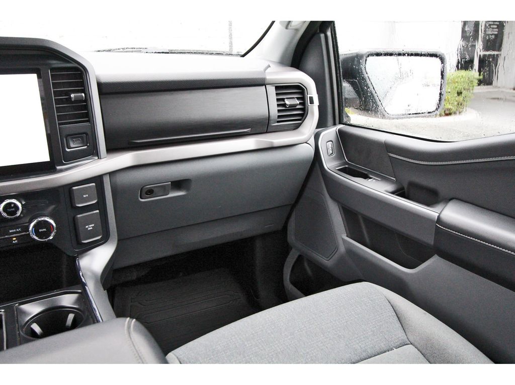 2025 Ford F-150 XLT - 9
