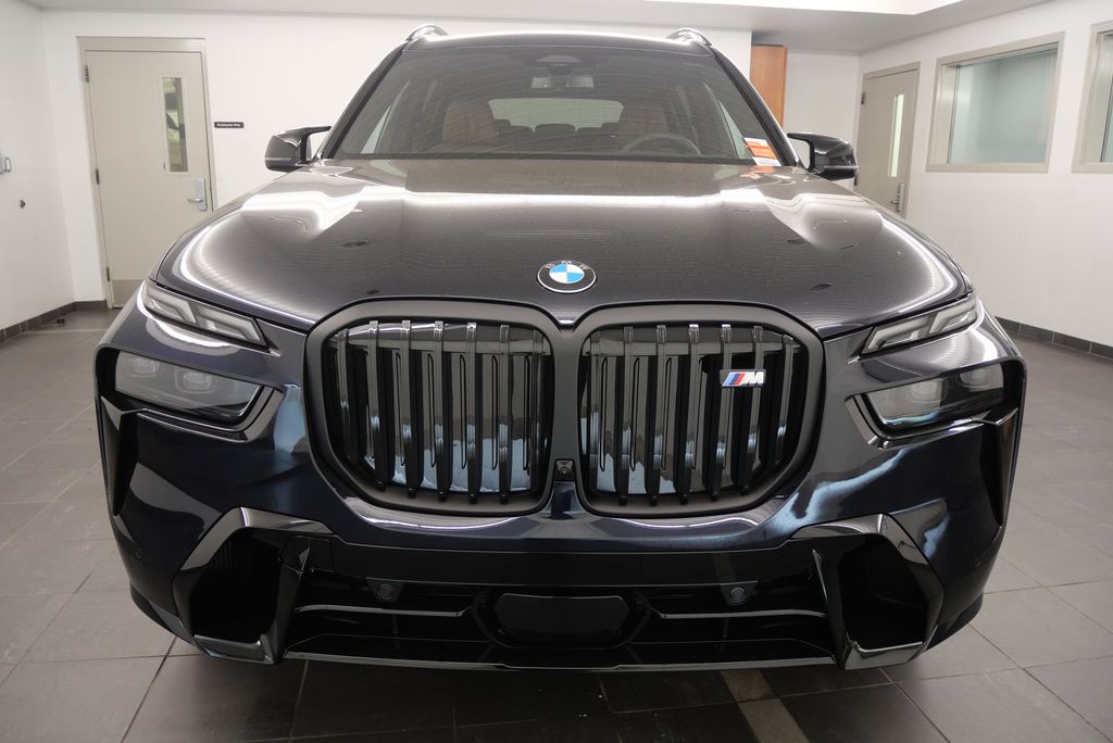 2025 BMW X7 M60i 10