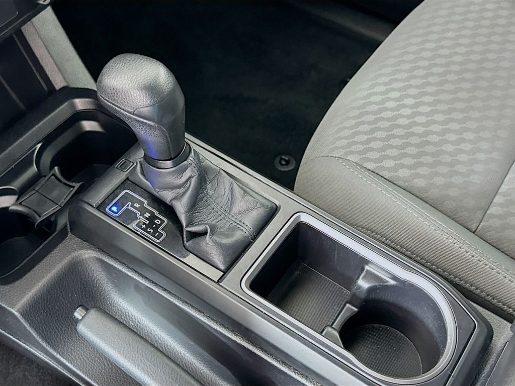 2021 Toyota Tacoma SR 16