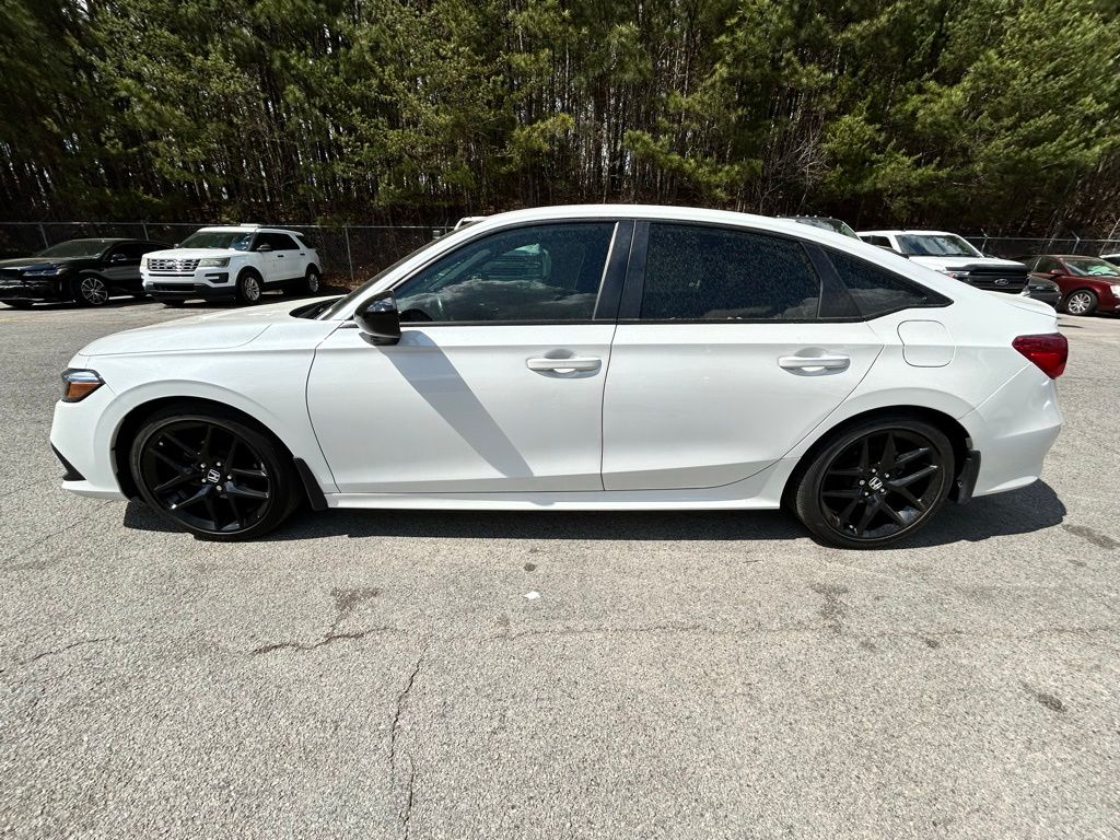 View vehicle photo 4