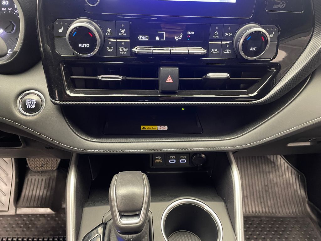 Thumbnail: 2023 Toyota Highlander - 26