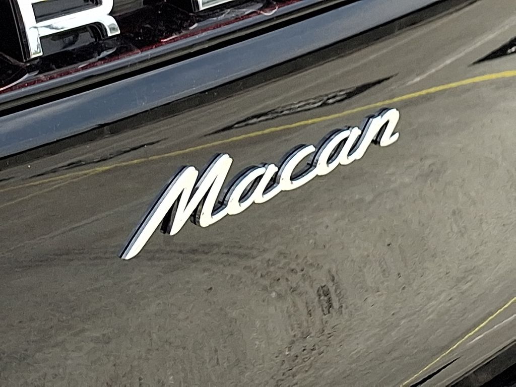 Thumbnail: 2025 Porsche Macan - 30