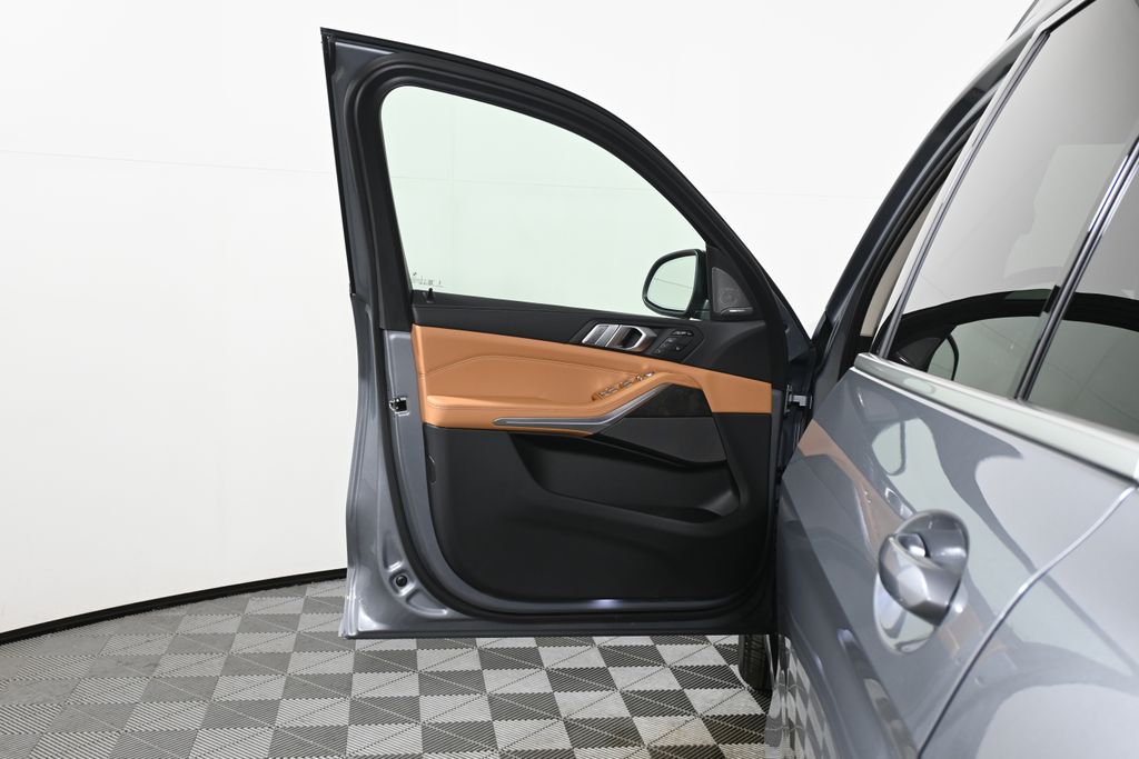 Thumbnail: 2026 BMW X7 - 28