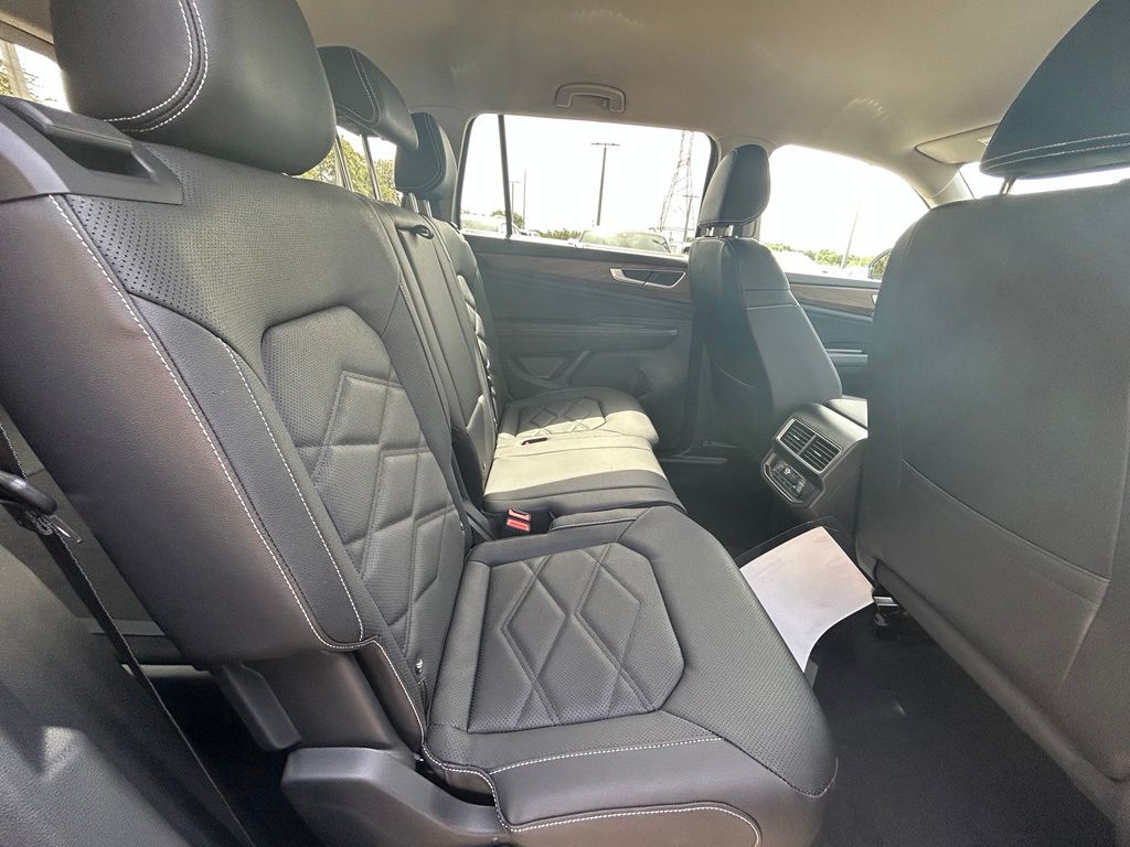 New 2026 Silver Mist Metallic Volkswagen 2.0T SE image 32