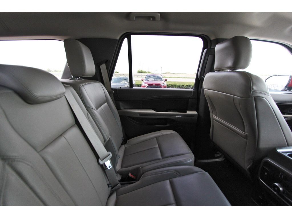 2018 Ford Expedition XLT Red at Autostrade