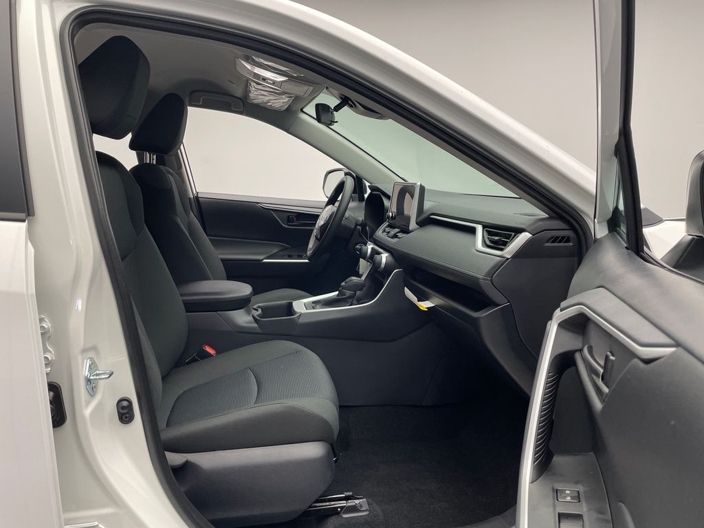 Thumbnail: 2025 Toyota RAV4 - 16